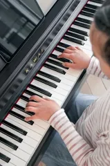 KAWAI CN201B Siyah Dijital Duvar Piyanosu